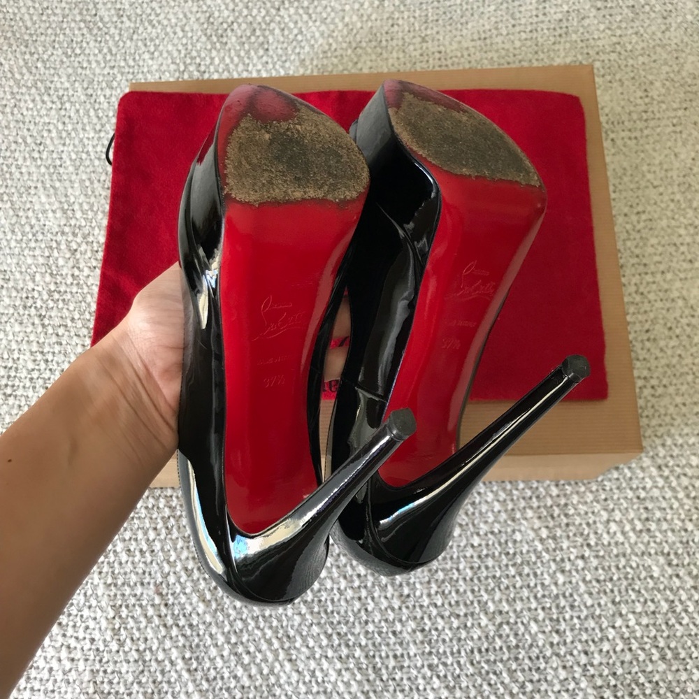 SOLD Louboutin Sandals - Picture 6 of 8